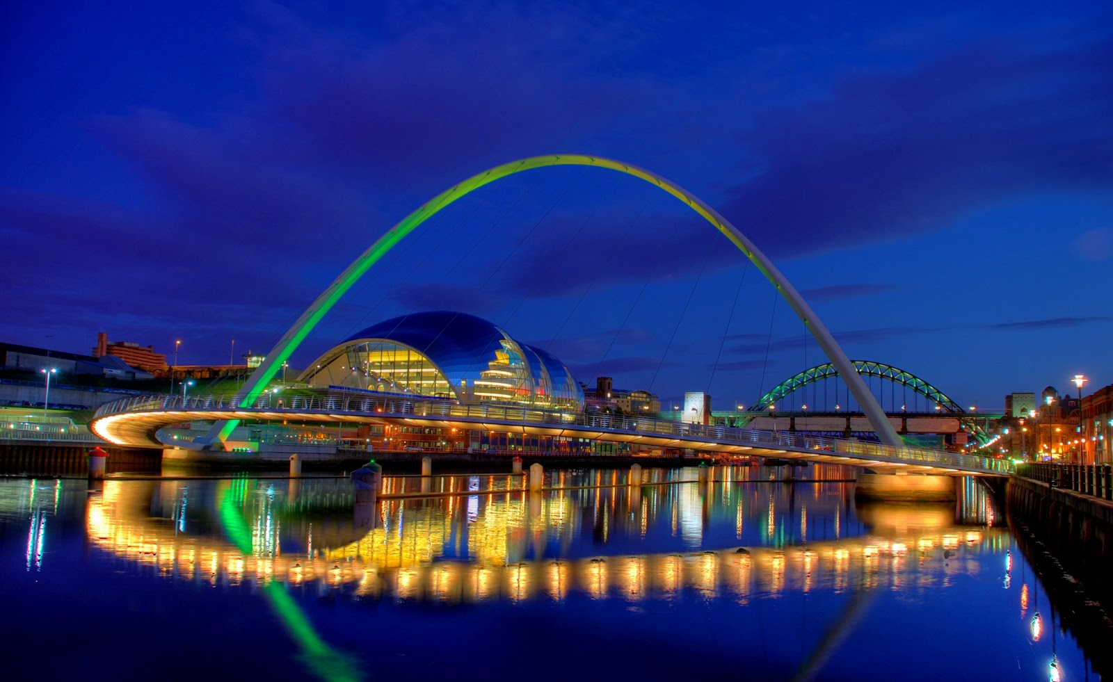 Gateshead-Millennium-Bridge-9.jpg